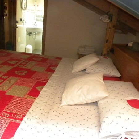 B&B La Casa Delle Bambole Panchia Eksteriør billede